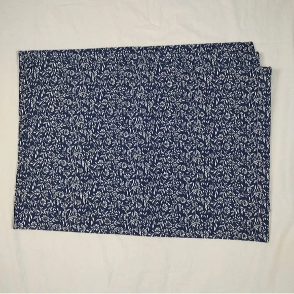 4 Williams Sonoma Blue White Ditsy Floral Cotton Placemats 14